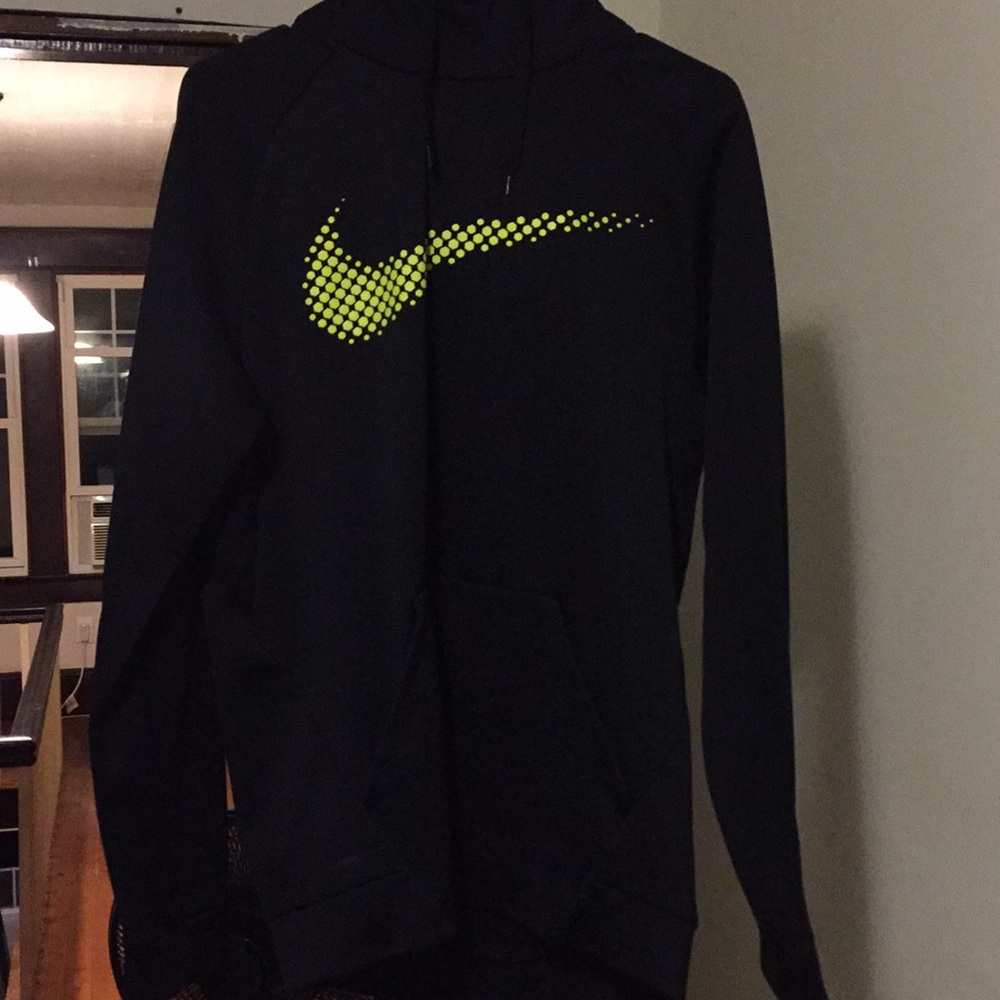 Nike therma fit hoodie